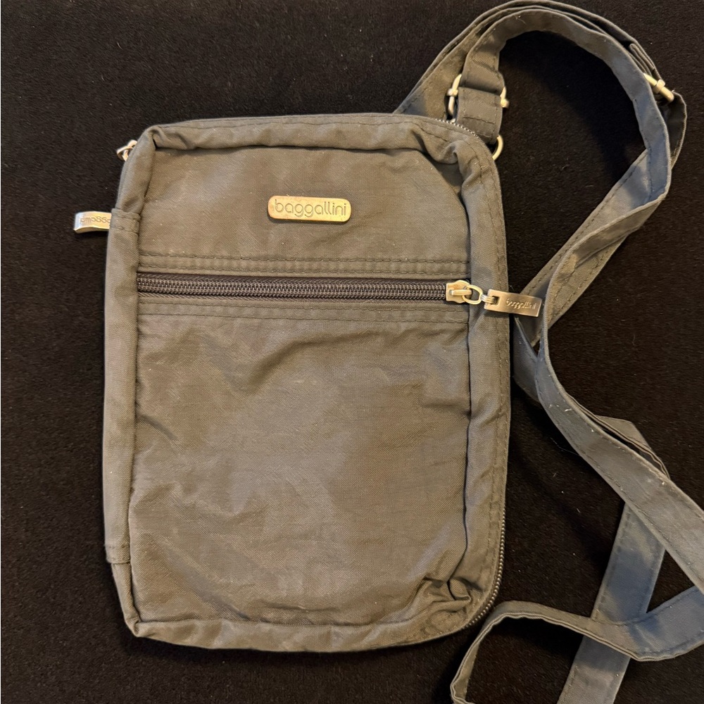 Baggallini Grey  Multi Pocket Strap Crossbody Adjustable Strap Belt Bag